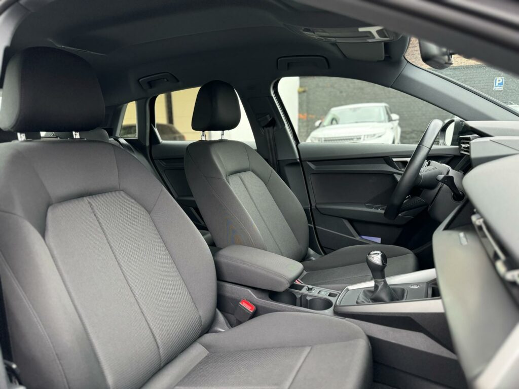Audi A1 25 TFSI GPS COCKPIT CAPTEURS CLIMATISATION TVA