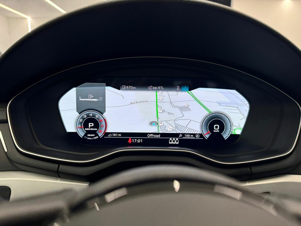 𝗦𝗜𝗧𝗘 𝗔𝗪𝗔𝗡𝗦 Audi A4 Avant TFSI Business S-Line S-tronic Carplay Camera