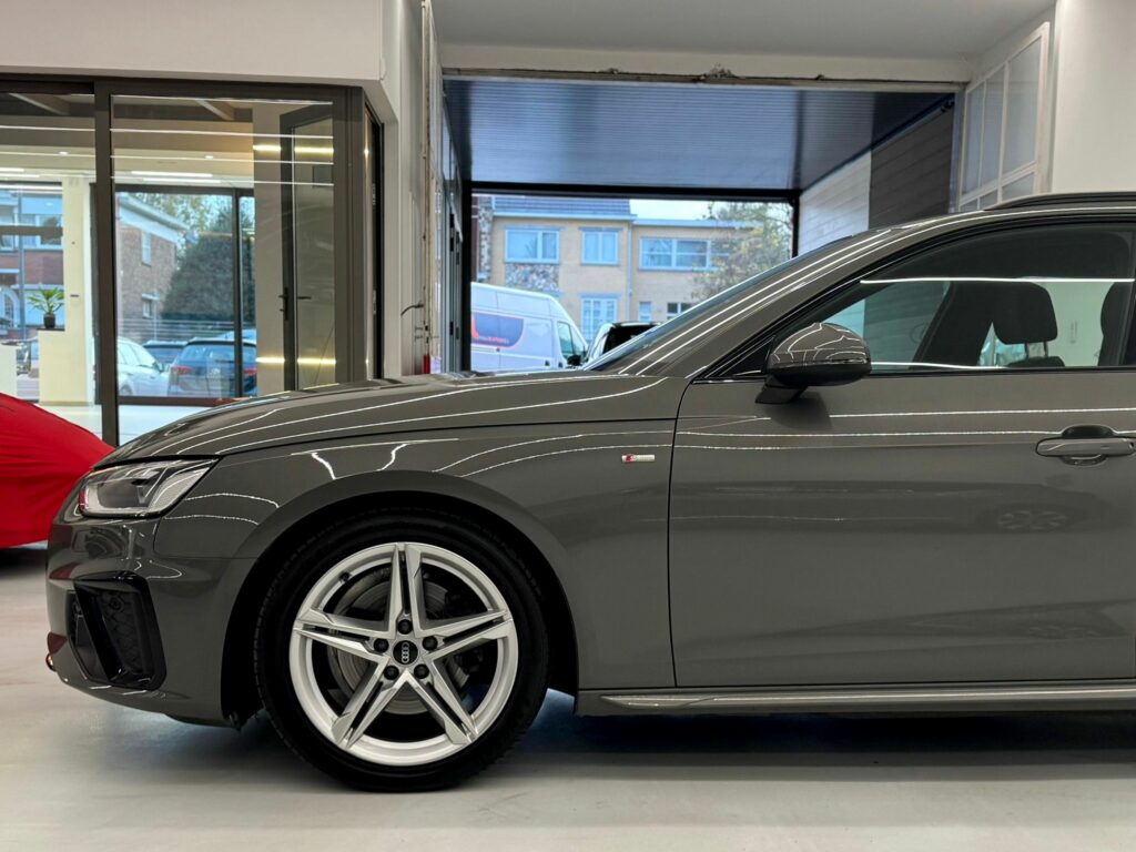 𝗦𝗜𝗧𝗘 𝗔𝗪𝗔𝗡𝗦 Audi A4 Avant TFSI Business S-Line S-tronic Carplay Camera