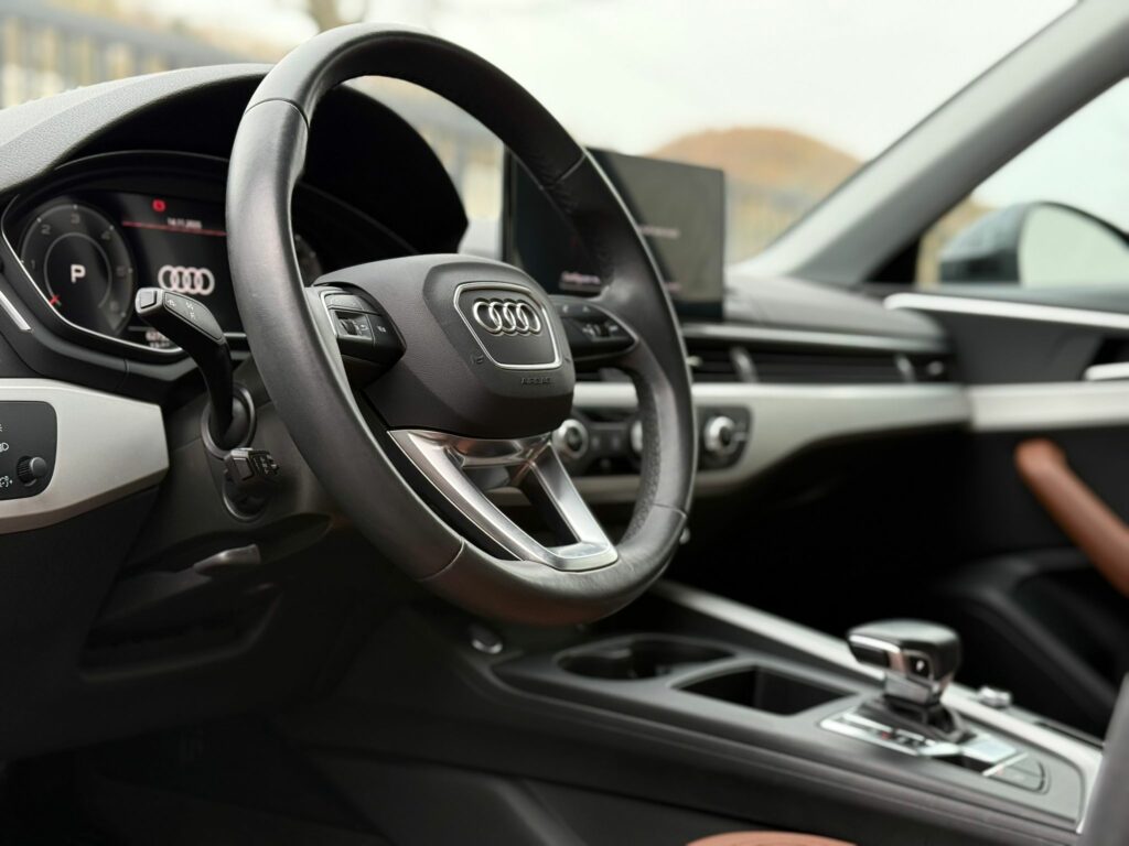 𝗦𝗜𝗧𝗘 𝗔𝗪𝗔𝗡𝗦 Audi A4 Avant 30 TDi VIRTUAL CAMERA CARPLAY CUIR GPS