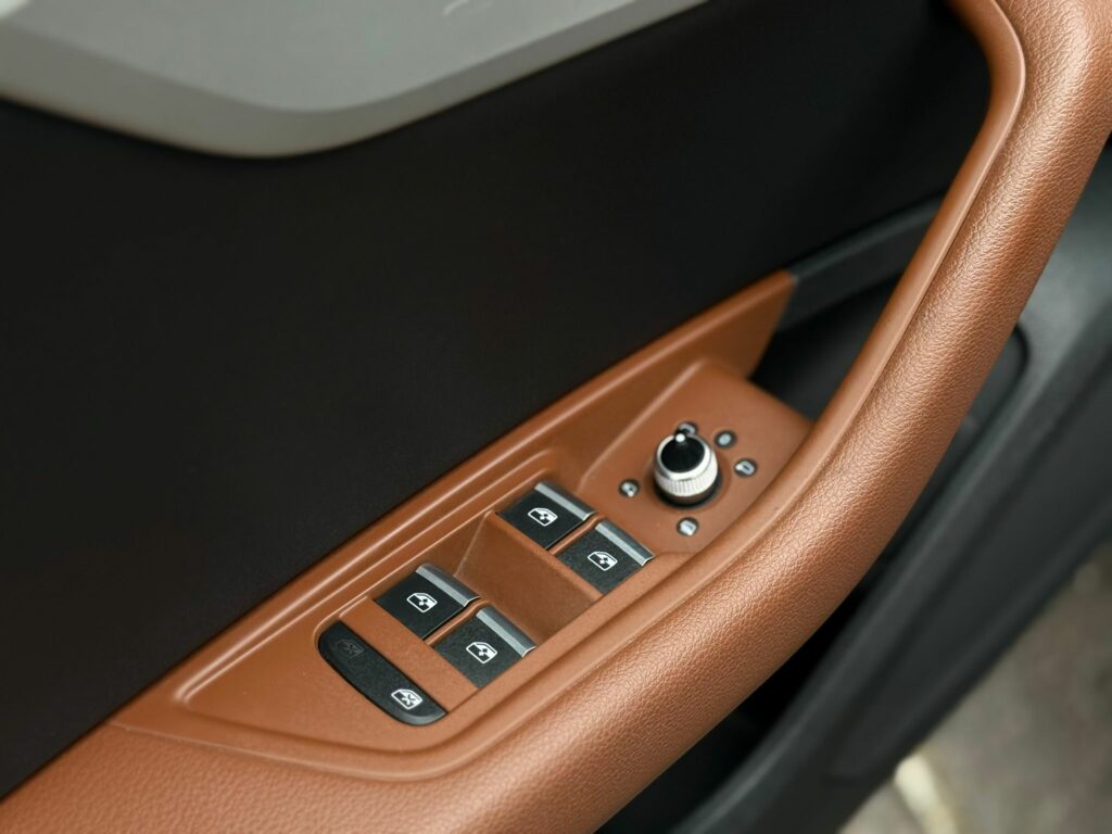 𝗦𝗜𝗧𝗘 𝗔𝗪𝗔𝗡𝗦 Audi A4 Avant 30 TDi VIRTUAL CAMERA CARPLAY CUIR GPS