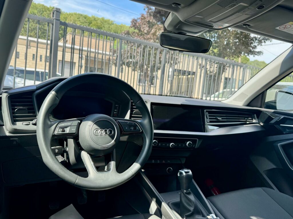 Audi A1 30 TFSI S-LINE COCKPIT CAPTEURS GPS PHARES LED
